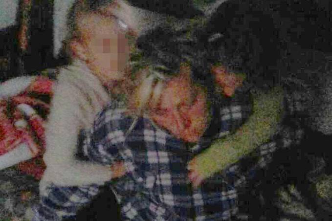 В жахливих умовах, голодні та недоглянуті : на Вінниччині поліція та соцслужби вилучили в нетверезої матері двох малолітніх дітей