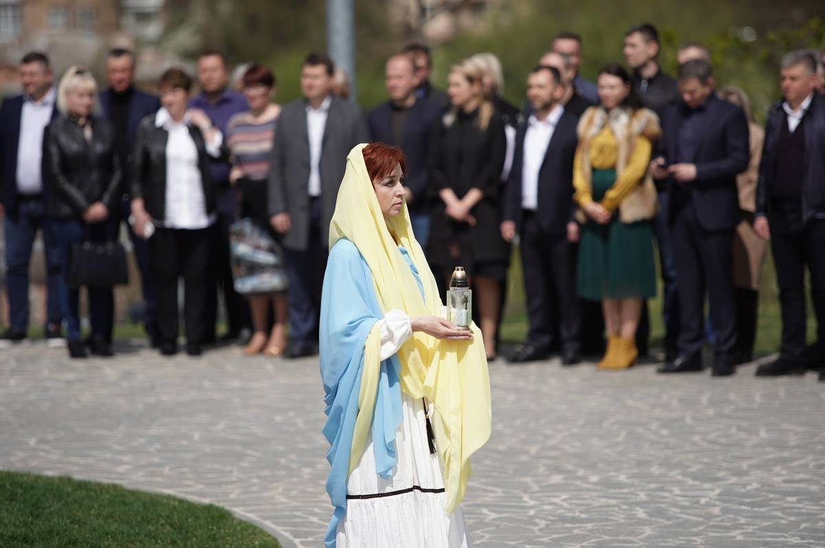У Вінниці вшанували пам'ять усіх загиблих у війні росії проти України