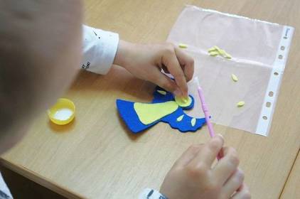 Янгол для солдата: у Вінниці діти виготовляли обереги для захисників України Янгол для солдата: у Вінниці діти виготовляли обереги для захисників України