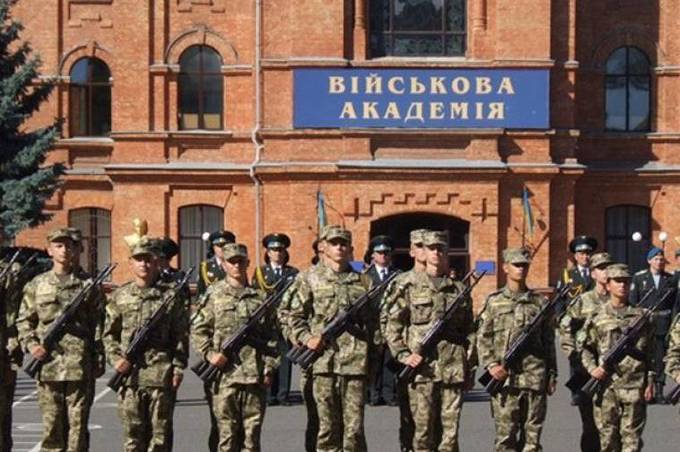 Вищі військові навчальні заклади України продовжують вступну кампанію 2022