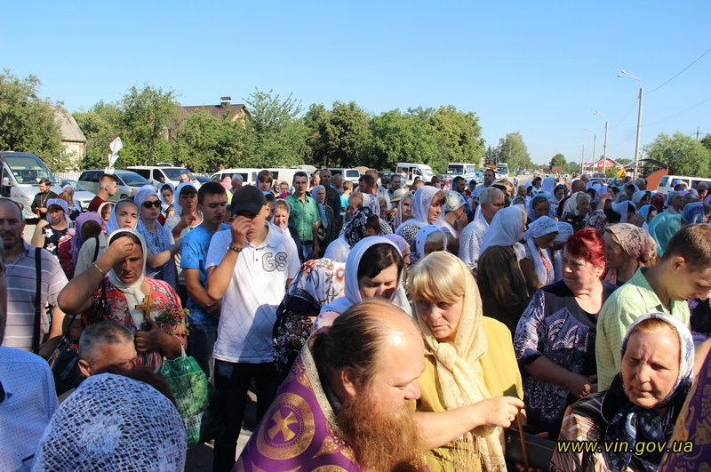 Тисячі вірян взяли участь у  Хресній ході з нагоди 95-ї річниці Калинівського Чуда