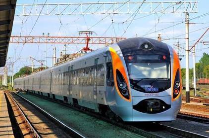 "Укрзалізниця" відновлює курсування швидкісних поїздів Інтерсіті+ до Одеси