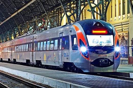 Починаючи з 30 січня поїзд «Чотири столиці» курсуватиме частіше