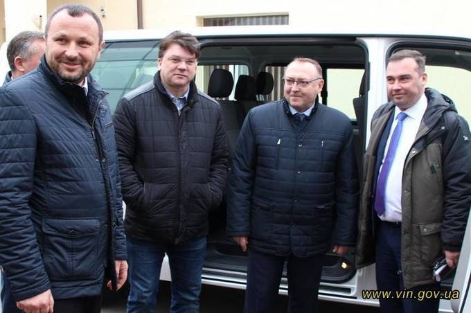 Вінницька обласна дитячо-юнацька спортивна школа отримала в подарунок новий мікроавтобус 