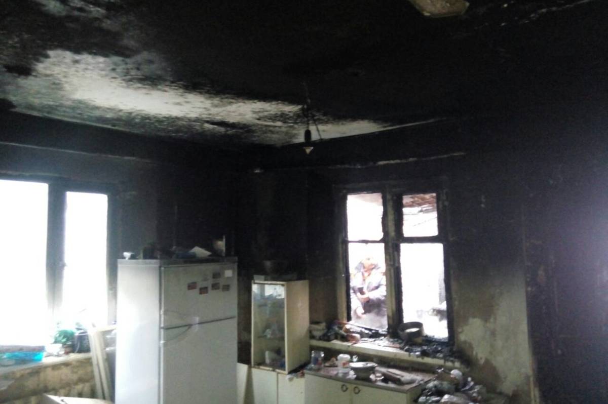 В Жмеринці з палаючого будинку врятували двох підлітків