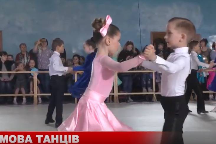 Десятки танцювальних пар приїхали до Вінниці на відкритий турнір зі спортивних бальних танців