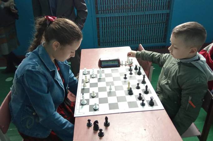 Обласний шаховий турнір у Комаргороді виграли шахові «романтики»