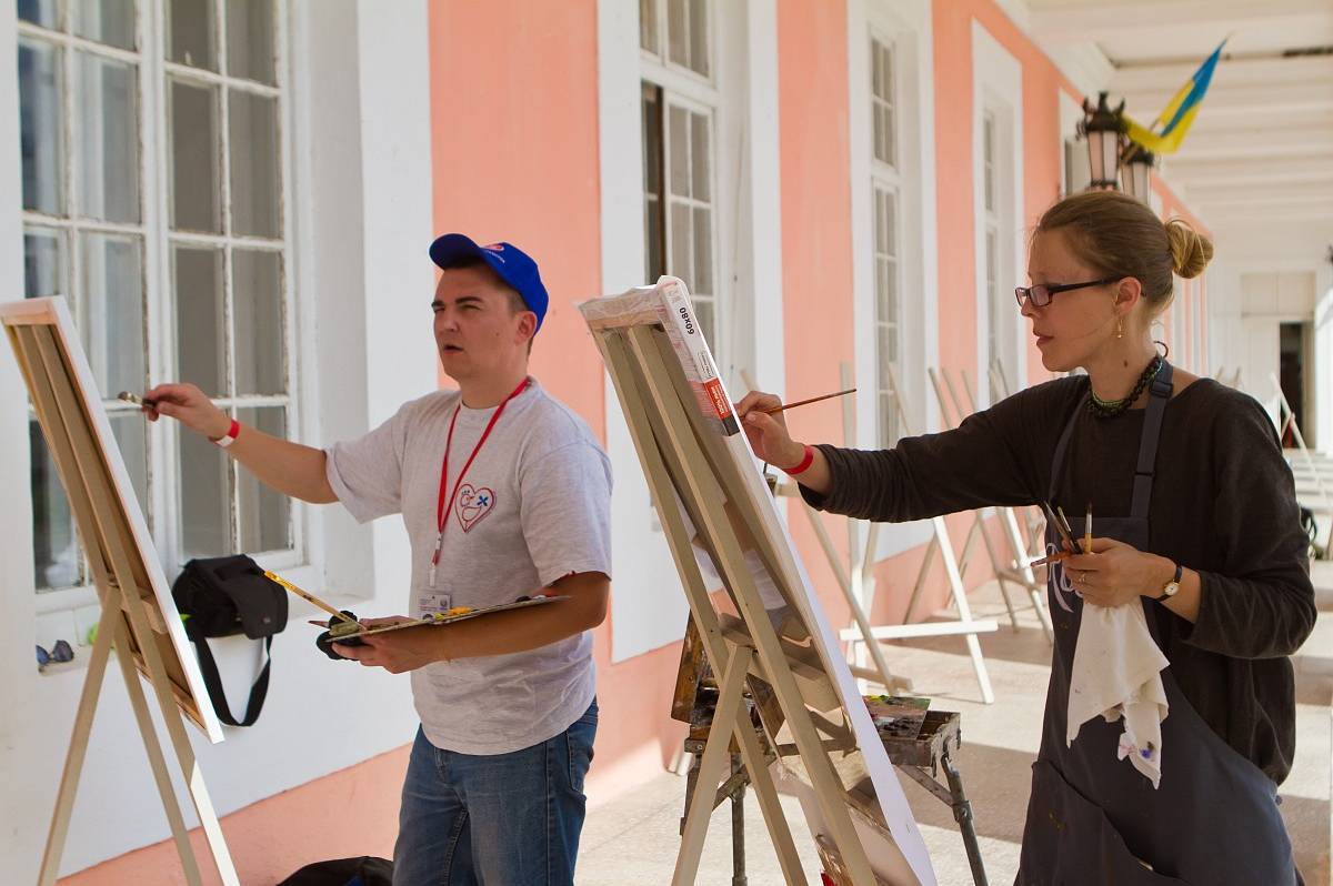 Опера і живопис: митці з шести країн світу малювали палац Потоцьких під час OPERAFEST TULCHYN-2019