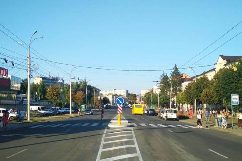 Встановлено острівці безпеки на нерегульованому пішохідному переході через проспект Коцюбинського