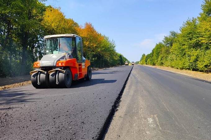 За Гайсином розпочали капітальний ремонт автомобільної дороги М-12 