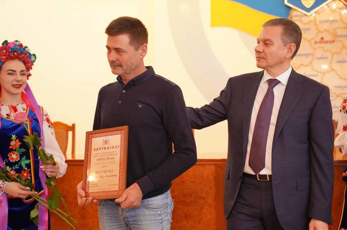 Вінничанин Олександр Поліщук отримав сертифікат на авто