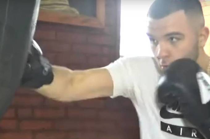 Вінницький боксер Андрій Ісаков готується  до бою на професійному ринзі