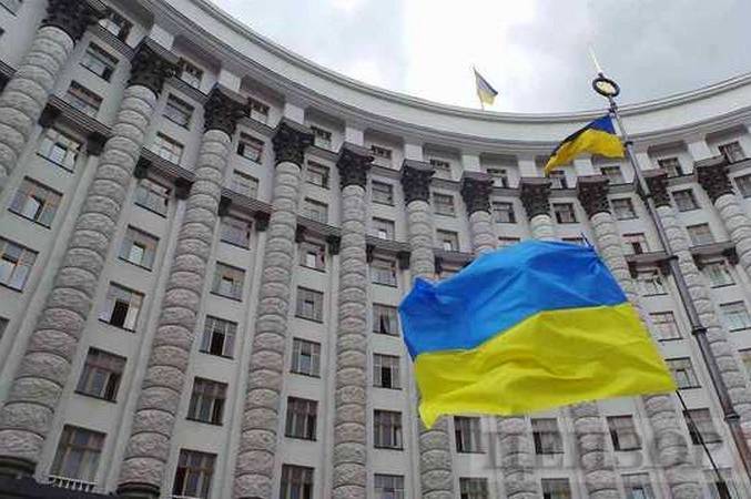 Уряд запровадив режим надзвичайної ситуації по всій території України