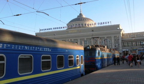 Укрзалізниця призначила додаткові потяги до Одеси через Вінницю