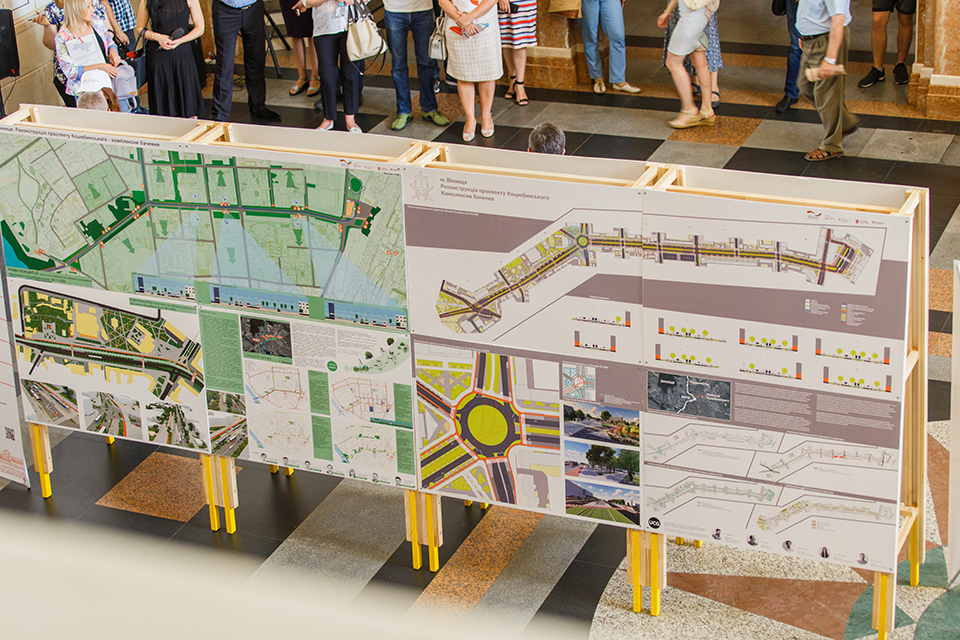 У холі залізничного вокзалу відкрили виставку «Вінницька миля. Новий стандарт міського простору»