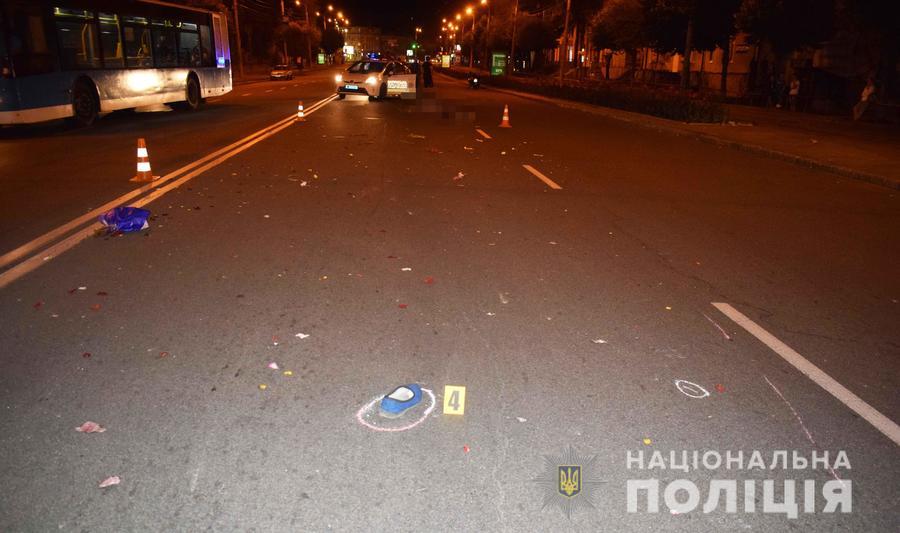 На проспекті Коцюбинського  під колесами авто загинула жінка