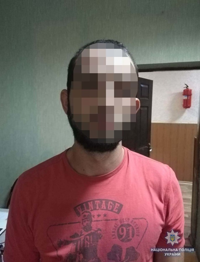 У Вінниці поліцейські затримали чоловіка, який відібрав у вінничанина гроші та планшет