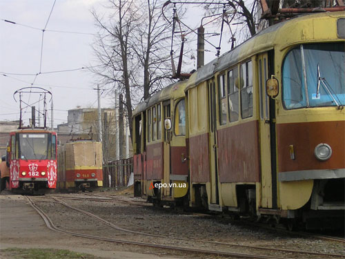Для приема швейцарских вагонов приходится ставить на консервацию винницкие вагоны (Т4, КТ4, Gotha)