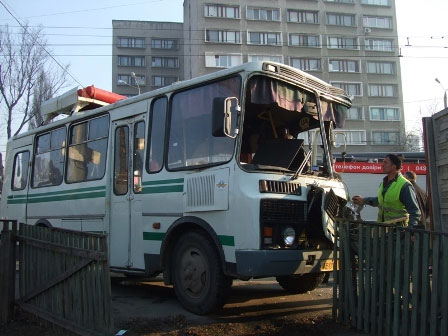 7 чоловік постраждало у Вінниці в результаті зіткнення сміттєвоза з
автобусом