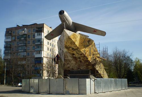 у Вінниці розпочали капітальний ремонт пам’ятника льотчикам-визволителям