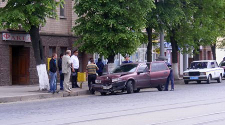 В центре Винницы пострадал Opel
