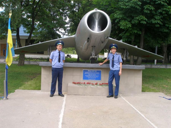 на території Військово-історичного музею Повітряних Сил відкрили пам\'ятний експонат - бойовий літак МіГ-15