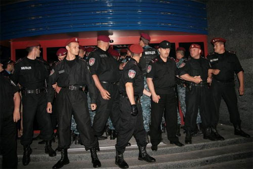 Міліція локалізувала конфлікт на заводі «Nemiroff»