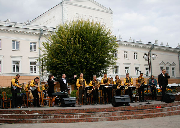 Він Бенд, Міжнародні дні джазової музики у Вінниці