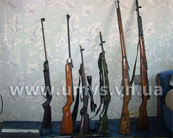 У чорного вінницького археолога виявили «колекцію» зброї 