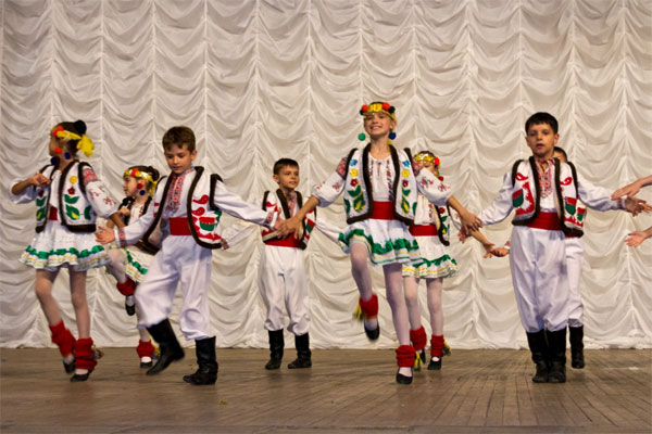 Танцювальний колектив школи "Вишенька"
