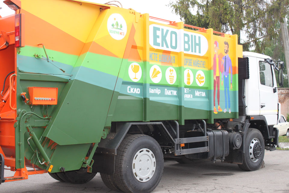 У Вінниці незабаром стартує проект по роздільному збору сміття: підготовлено 270 контейнерів та дві нові вантажівки