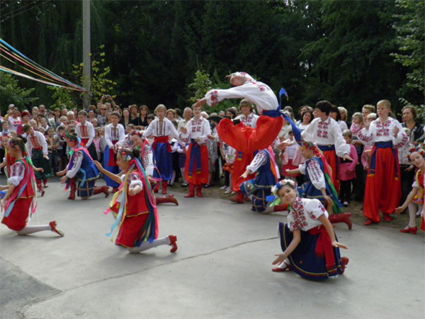 Танцювальний колектив школи мистецтв "Вишенька"