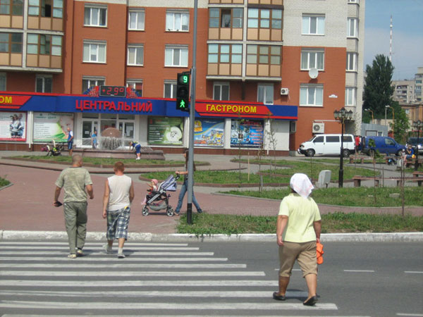 Новий світлофор з\'явився по вулиці Зотчих і Академіка Ющенка