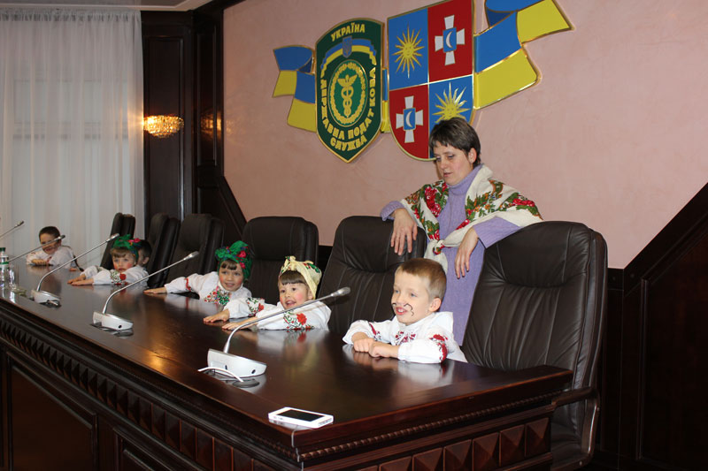 На місцях членів колегії ДПС сьогодні сиділи вихованці дитячого будинку Малятко
