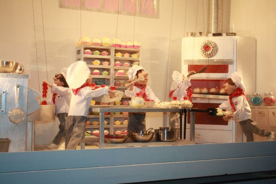 Вітрина магазину солодощів "Roshen"