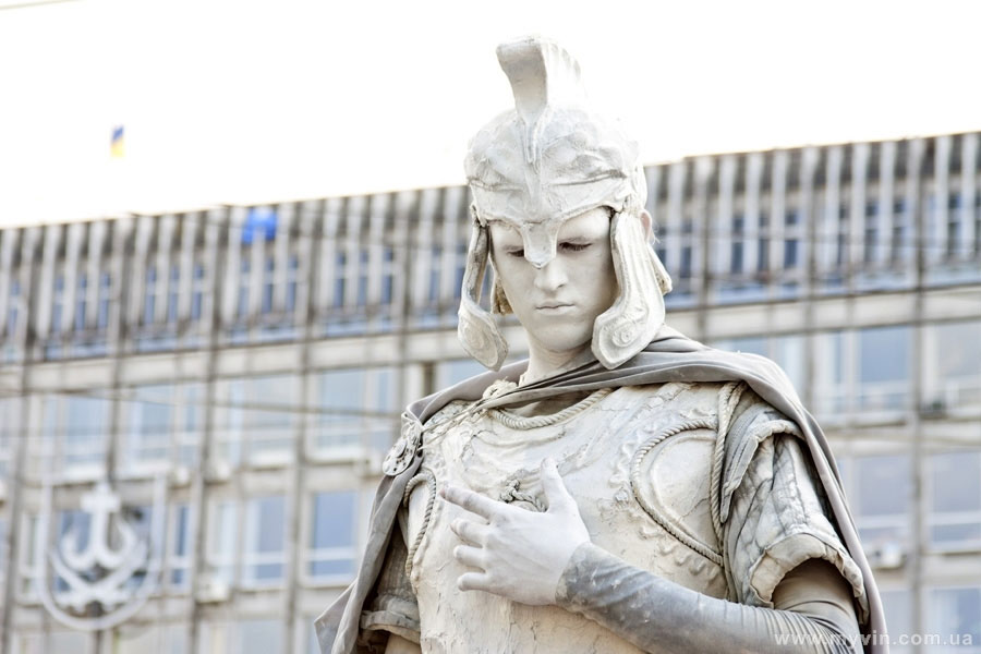 живі скульптури на Дні Європи у Вінниці