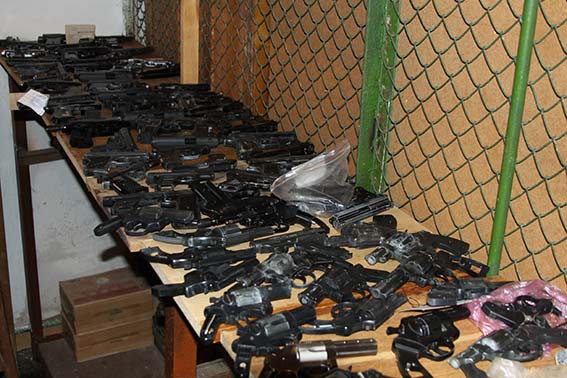 Упродовж місячника добровільної здачі зброї вінничани здали 187 одиниць зброї та майже півтисячі набоїв 