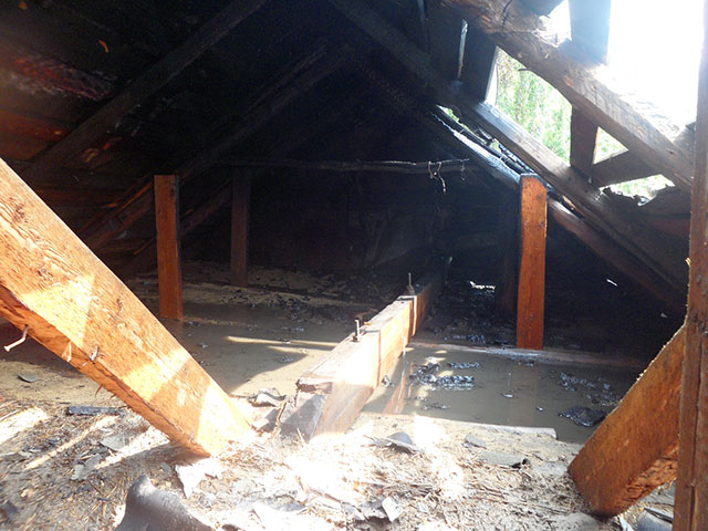 Через необережність із вогнем у Жмеринці загорівся будинок