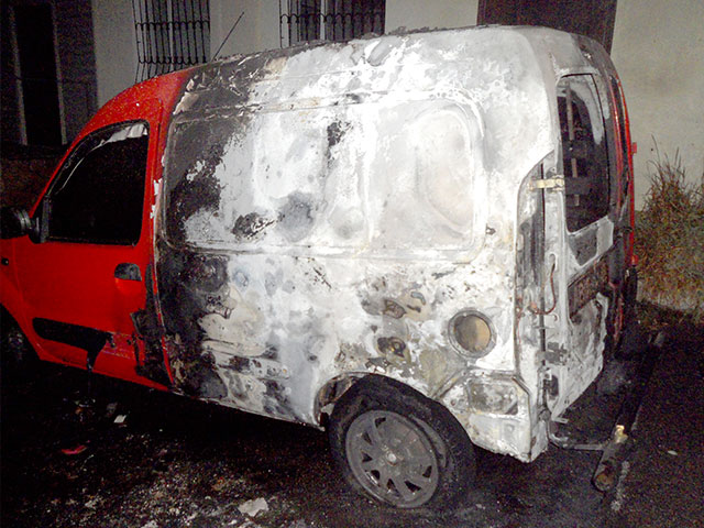 Минулої ночі у Жмеринці загорілись дві автівки