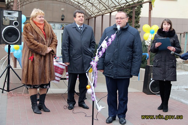 Вінницький центр соціально-психологічної реабілітації «Обрій» отримав у дарунок спеціально обладнаний автобус