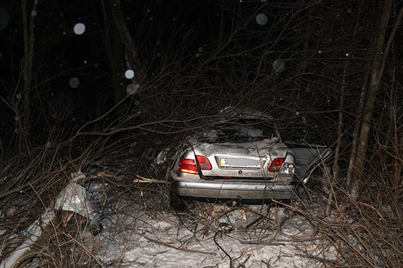 У Вінницькому районі у ДТП загинув водій "Мерседеса", пасажир іномарки у важкому стані