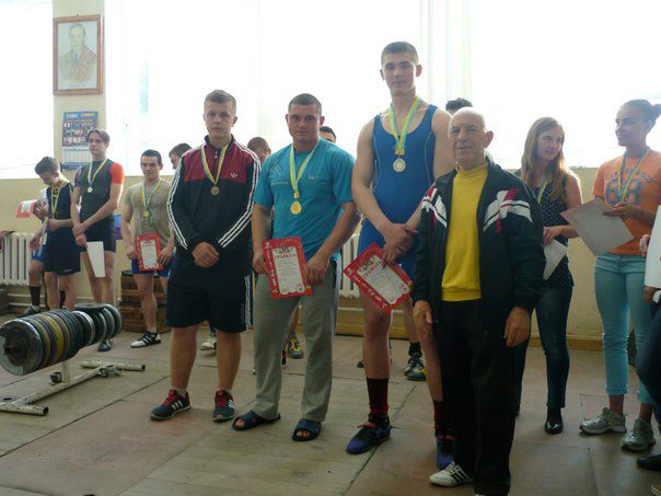 Вихованці МДЮСШ №5 посіли І командне місце на чемпіонаті міста з важкої атлетики