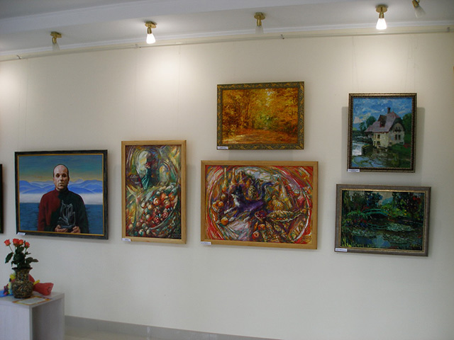 Вінничан запрошують відвідати збірну виставку вінницьких художників