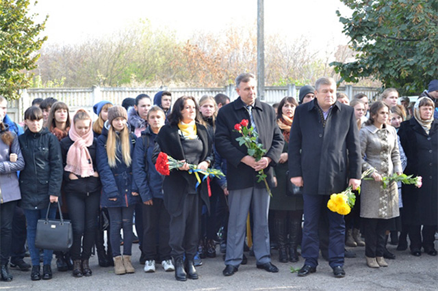 На Вінниччині відкрили меморіальну дошку в честь загиблого учасника АТО Олега Грабчака