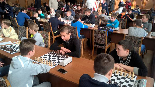 Вінницькі школярі-шахісти стали абсолютними чемпіонами в командних спортивних іграх України