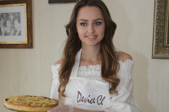 Как на "Мисс Украина" участницы пироги пекли