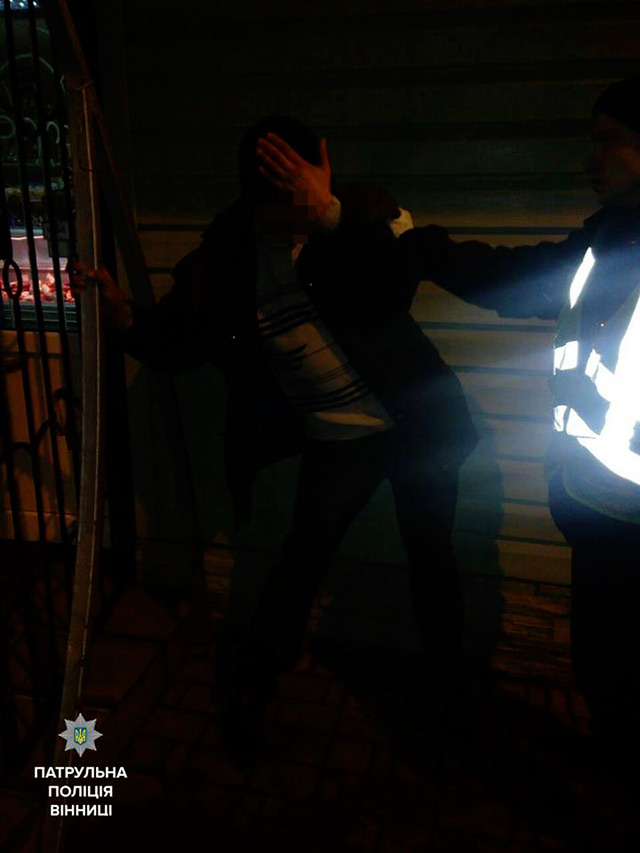На вул. Ватутіна п'яний покупець розтрощив вітрину в магазині - викликали поліцію