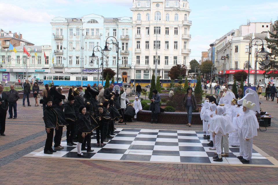 У Вінниці відбулася театралізована вистава «Живі шахи»