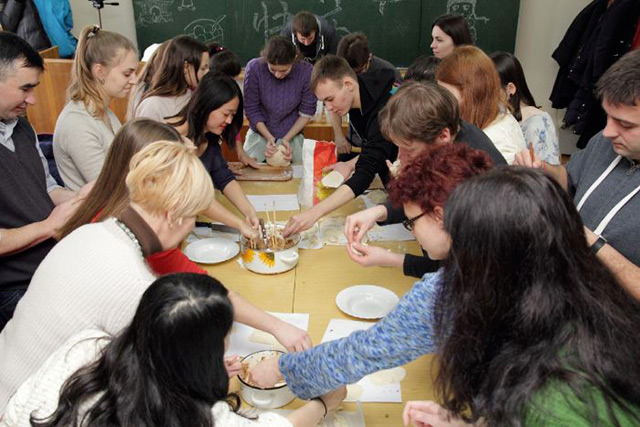 У ВНТУ студенти та викладачі готували пельмені та проводили китайський Новий рік
