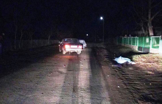 В Теплицькому районі п'яний водій "сімки" насмерть збив пішохода